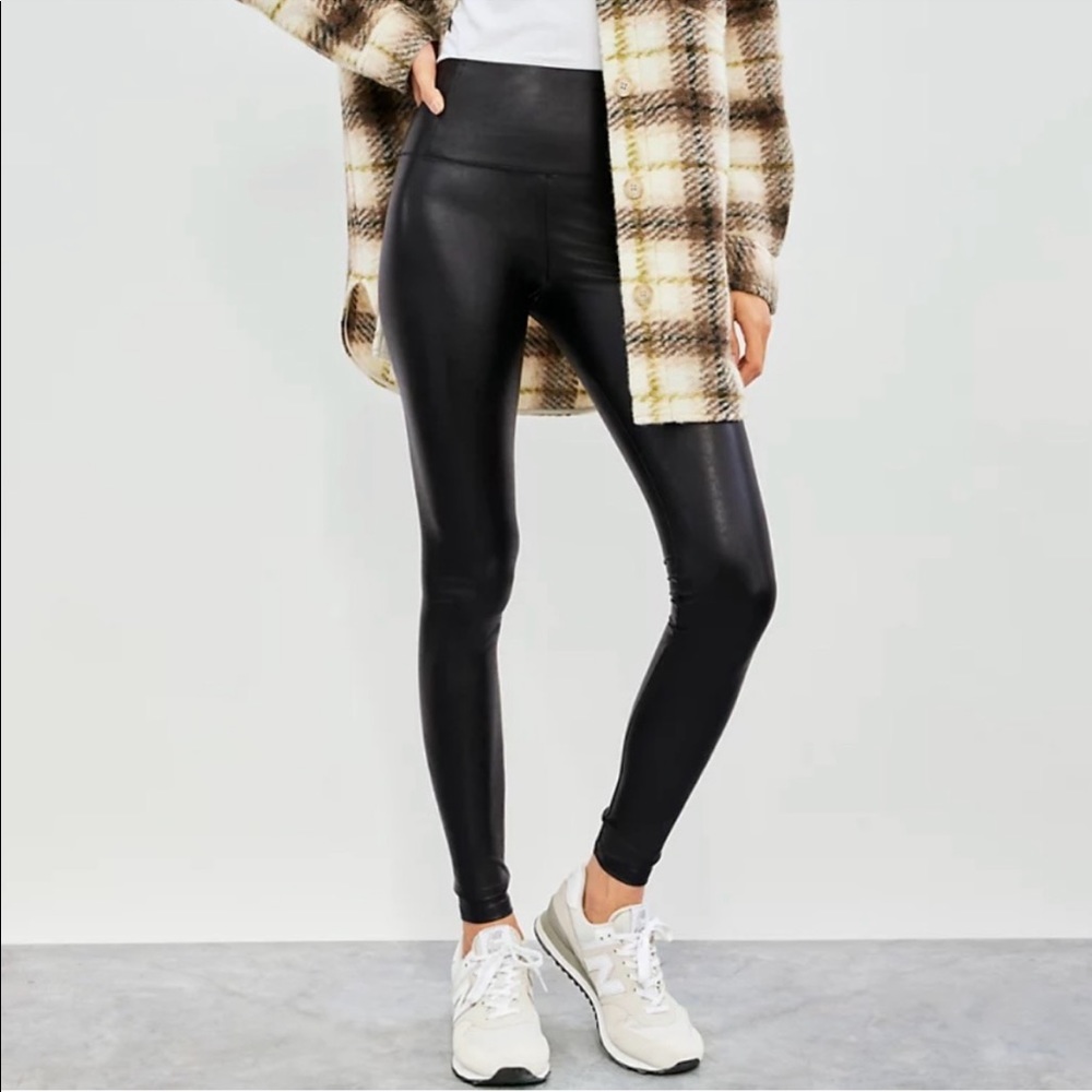 Aritzia Wilfred Free Daria faux leather leggings